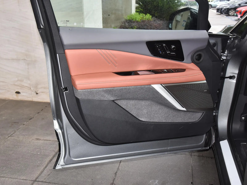 CADILLAC IQ AOGE | More Versions Available（Used）