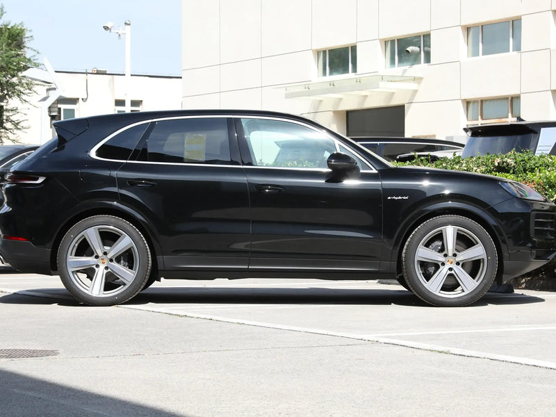 PORSCHE Cayenne E-Hybrid | More Versions Available（Used）